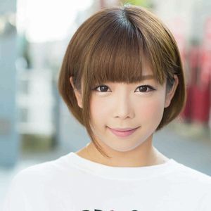 ショートカットAV女優・紗倉まな